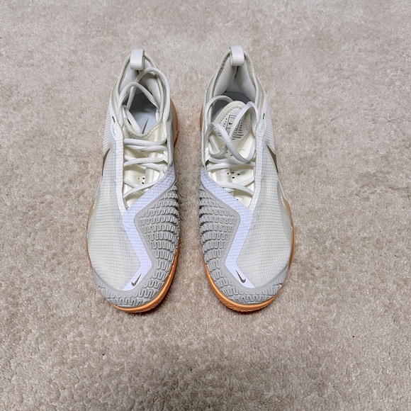 Nike Court React Vapor NKT 
Size 8.5 
Brand New! 
Never Worn!! - Picture 3 of 4